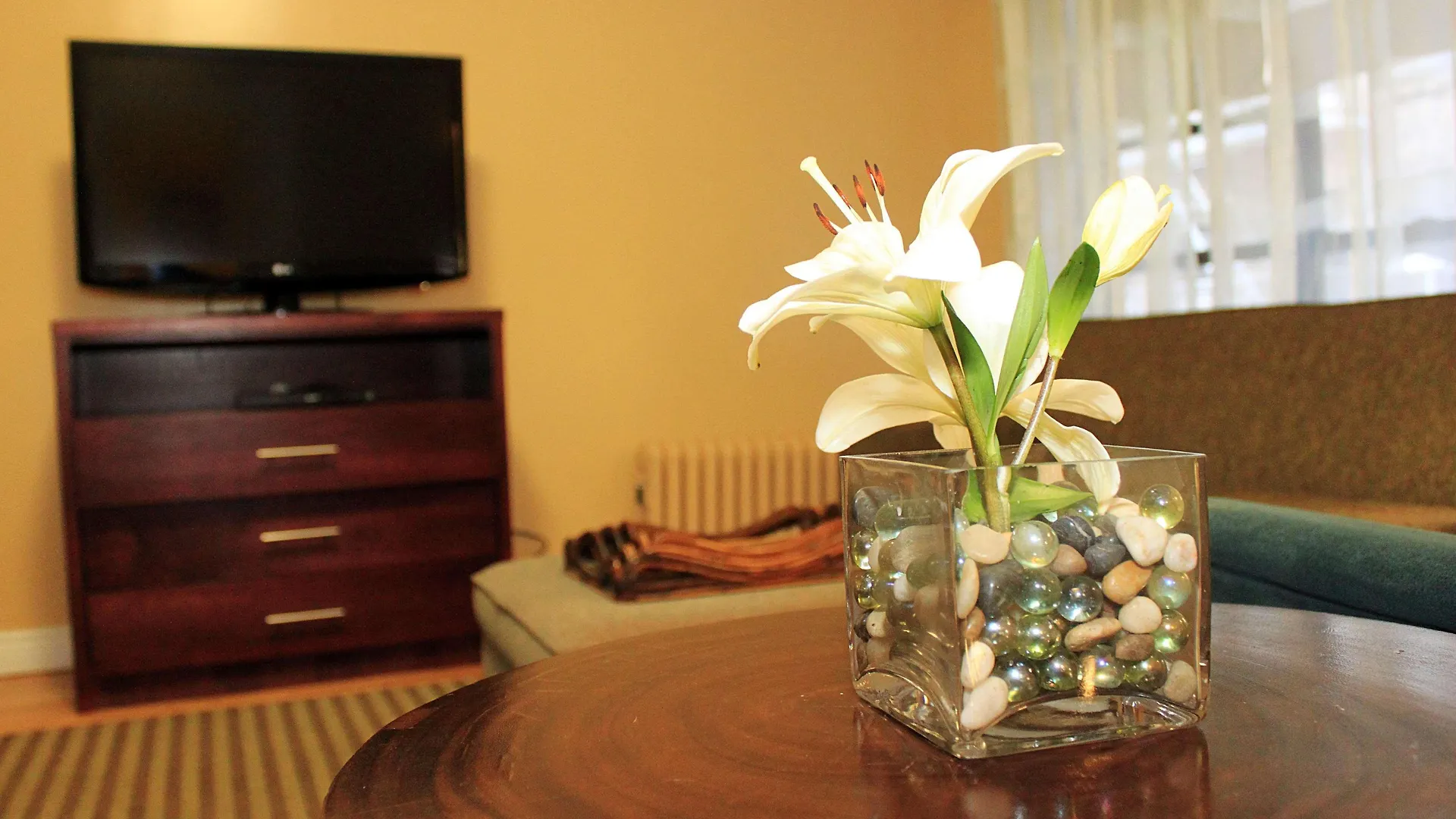 Best Western Plus Hospitality House Suites New York