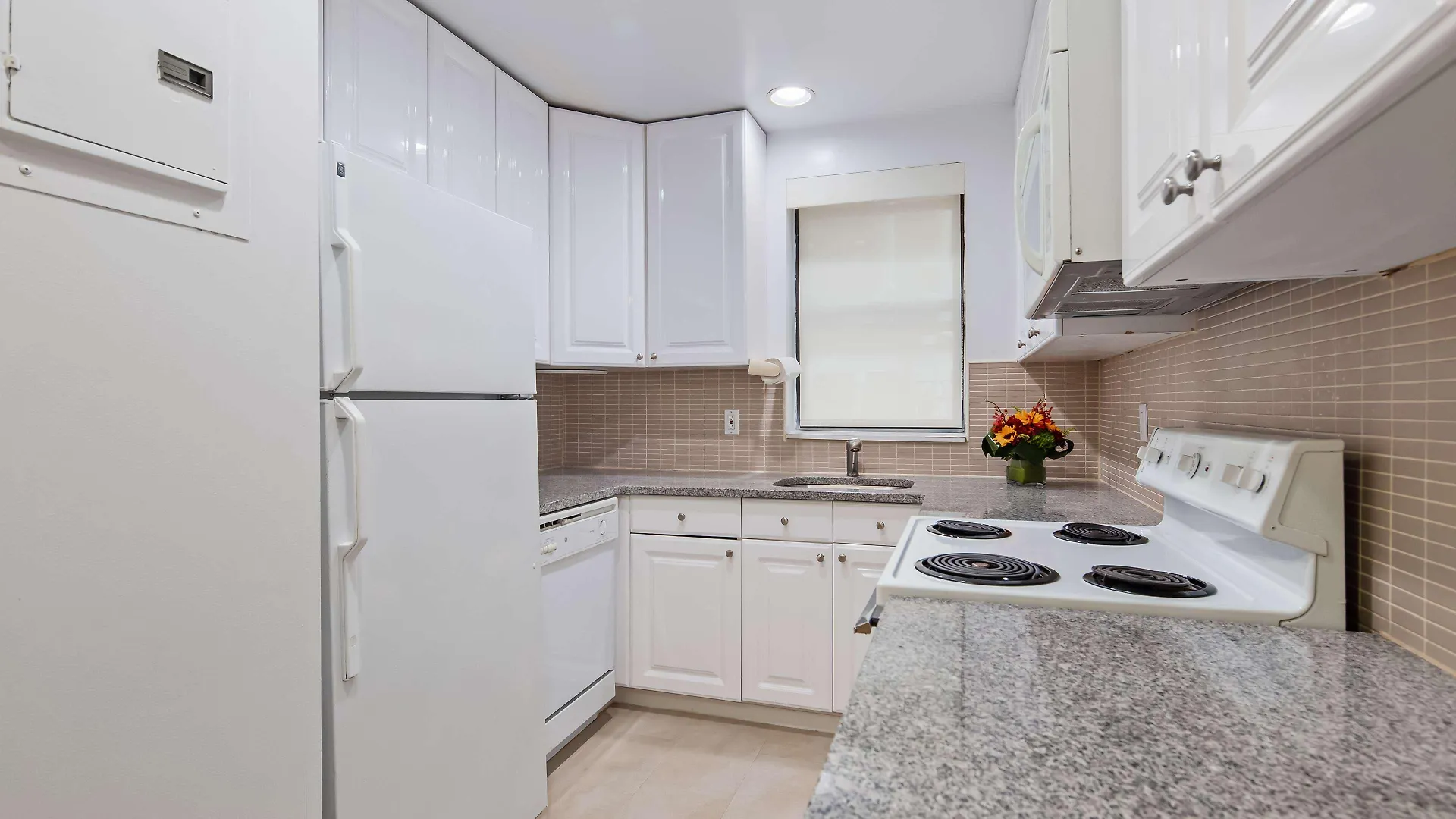 Best Western Plus Hospitality House Suites New York Hotel