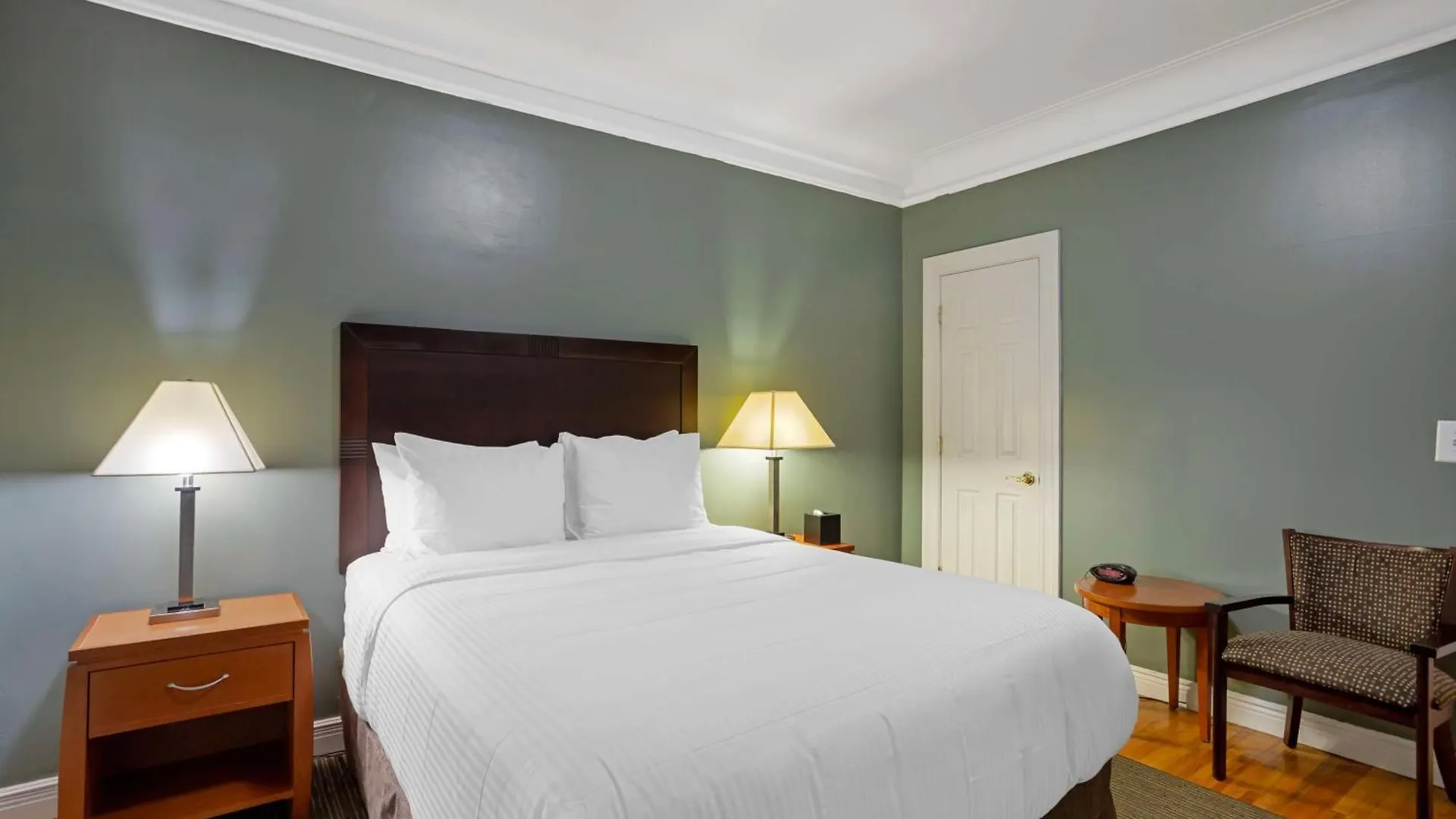 Best Western Plus Hospitality House Suites New York USA