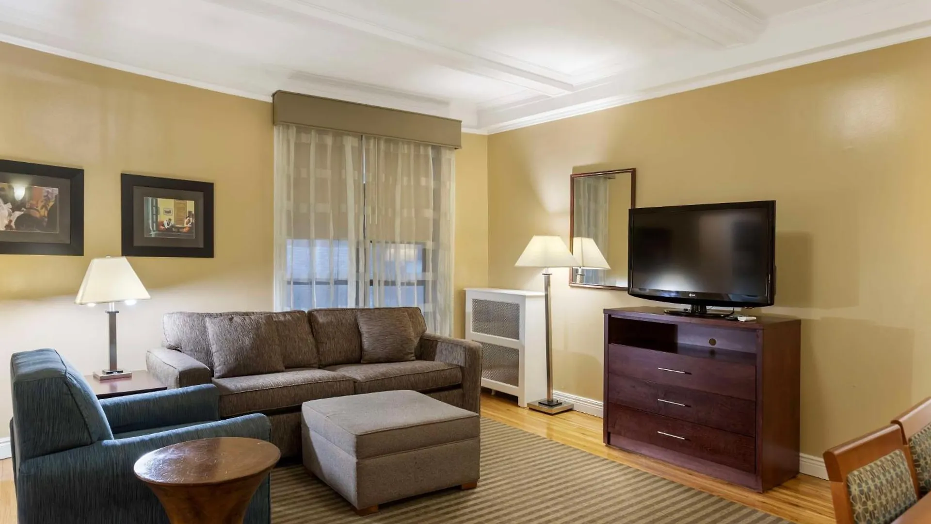 Best Western Plus Hospitality House Suites New York
